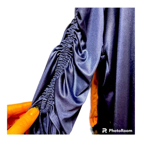 Elegant Deep Blue Blouse with Shiny Accents- NWT- Size M - Picture 8 of 12